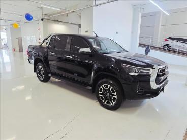 SPOTICAR Toyota Hilux 2.8 D-4d Turbo Diesel Cd Srv 4x4 Automatico Usada - Picape Diesel Preto - Marilia - 500048944_1