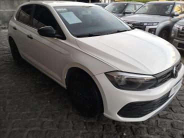SPOTICAR Volkswagen Polo 1.0 Mpi Track Manual Usada - Picape Flex Branco - Recife - 500045270_1