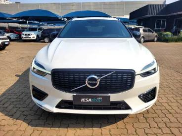 SPOTICAR Volvo Xc60 2.0 T8 Hybrid R-design Awd Geartronic Usada - Suv Flex Branco - Canoas - 500028221_2