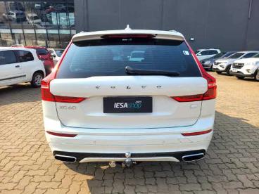 SPOTICAR Volvo Xc60 2.0 T8 Hybrid R-design Awd Geartronic Usada - Suv Flex Branco - Porto Alegre - 500028229_5