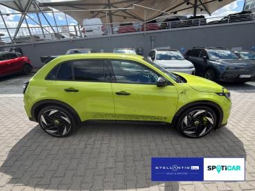 SPOTICAR Abarth 600e Scorpionissima Automatik *navi*sound*shz Gebraucht - Geländewagen Elektro Grün - Frankfurt - 1201297664_4