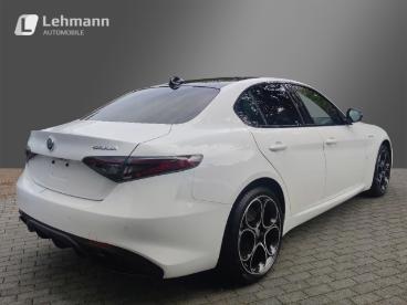 SPOTICAR Alfa Romeo Giulia 2.0turbo Q4 Veloce +harman/kardon+panoramadach Gebraucht - Limousine Benzin  - Hamburg - 801021426_4