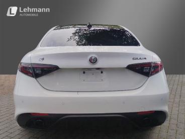 SPOTICAR Alfa Romeo Giulia 2.0turbo Q4 Veloce +harman/kardon+panoramadach Gebraucht - Limousine Benzin  - Hamburg - 801021426_5