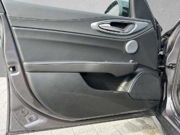ALFA ROMEO CERTIFIED Alfa Romeo Giulia Veloce 2.0 Turbo *premium/technologie Paket* Gebraucht - Limousine Benzin Grau - Regensburg - 1051087_5