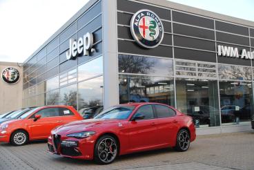 ALFA ROMEO CERTIFIED Alfa Romeo Giulia 2.0 T At8-q4 Competizione Np: 64.640eur Gebraucht - Limousine Benzin Rot - Würzburg - 1075566_1