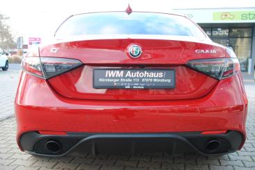 ALFA ROMEO CERTIFIED Alfa Romeo Giulia 2.0 T At8-q4 Competizione Np: 64.640eur Gebraucht - Limousine Benzin Rot - Würzburg - 1075566_5