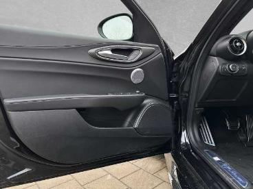 SPOTICAR Alfa Romeo Giulia Quadrifoglio 2.9 V6 *technologie Paket* Gebraucht - Limousine Benzin  - Regensburg - 801170629_5
