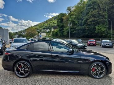 ALFA ROMEO CERTIFIED Alfa Romeo Giulia 2.0 Competizione Q4 Schiebedach Assistenzpaket Gebraucht - Limousine Benzin  - Zell/mosel - 1177921_4