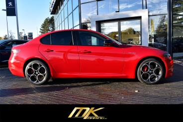 SPOTICAR Alfa Romeo Giulia Veloce Q4*matrix*acc*carplay*f1*h&k Sound Gebraucht - Limousine Benzin  - Braunschweig - 1201199771_3