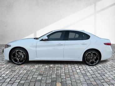 ALFA ROMEO CERTIFIED Alfa Romeo Giulia Ti Q4 2.0 Turbo Kat Android #navi Gebraucht - Limousine Benzin  - Bayreuth - 1202535_3