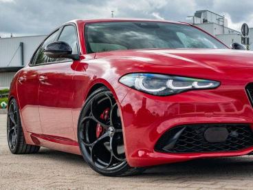 ALFA ROMEO CERTIFIED Alfa Romeo Giulia Competizione 2.0 Q4 Vom Ar Vertragshandle Gebraucht - Limousine Benzin Rot - Moenchweiler - 1203570_3