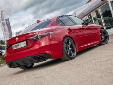 ALFA ROMEO CERTIFIED Alfa Romeo Giulia Competizione 2.0 Q4 Vom Ar Vertragshandle Gebraucht - Limousine Benzin Rot - Moenchweiler - 1203570_5