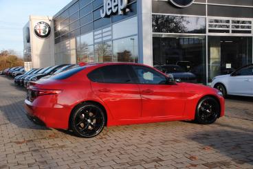 ALFA ROMEO CERTIFIED Alfa Romeo Giulia Veloce Q4 Hifi, Assistenz Paket Gebraucht - Limousine Diesel Rot - Würzburg - 1213723_4