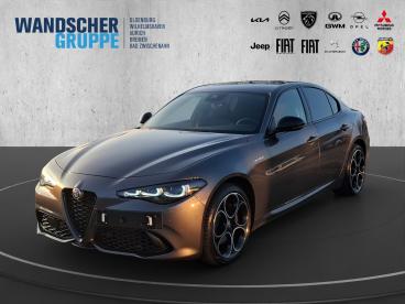 ALFA ROMEO CERTIFIED Alfa Romeo Giulia Veloce Q4 2.0 Turbo 16v Kam.+keyless+shz Gebraucht - Limousine Benzin  - Oldenburg - 1218608_1