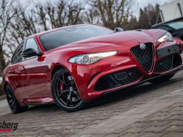 ALFA ROMEO CERTIFIED Alfa Romeo Giulia Giulia Quadrifoglio*akrapovic*sparco*trof Gebraucht - Limousine Benzin Rot - Moenchweiler - 1218717_2