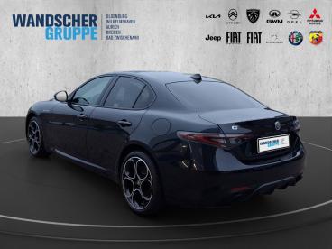 SPOTICAR Alfa Romeo Giulia Veloce 2.0 Turbo 16v Q4 Kam.+keyless+shz Veloce Q4 Gebraucht - Limousine Benzin  - Oldenburg - 801219852_5