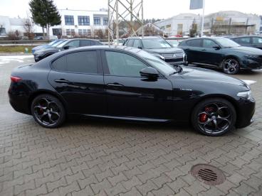 ALFA ROMEO CERTIFIED Alfa Romeo Giulia 2.2d 210 Ps Veloce Q4 Vom Ar Vertragshan Gebraucht - Limousine Diesel Schwarz - Moenchweiler - 1230691_5