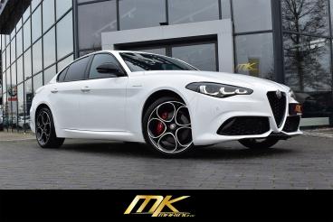 SPOTICAR Alfa Romeo Giulia Veloce Q4*matrix*carplay*navi*f1*traum* Gebraucht - Limousine Benzin Weiß - Braunschweig - 1201256267_2