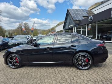 ALFA ROMEO CERTIFIED Alfa Romeo Giulia Competizione Q4 Leder Navi Ruckfahrkamera Gebraucht - Limousine Benzin Schwarz - Zell/mosel - 1260986_2