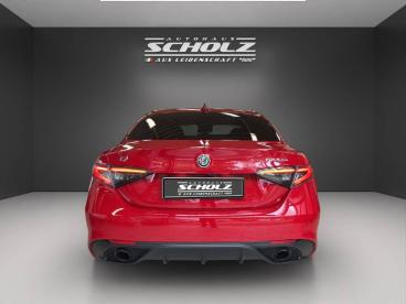 SPOTICAR Alfa Romeo Giulia My23 Competizione 2.0 Turbo 16v 206kw (28 Gebraucht - Limousine Benzin Rot - Bautzen - 801312375_5