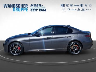 ALFA ROMEO CERTIFIED Alfa Romeo Giulia Veloce Q4 2.0 Turbo 16v Kam.+keyless+shz Gebraucht - Limousine Benzin  - Oldenburg - 1316665_2