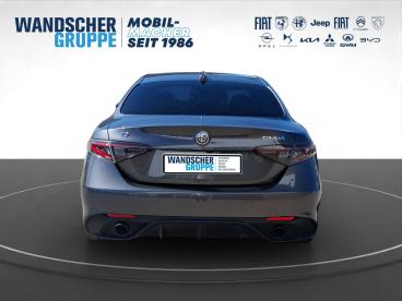 ALFA ROMEO CERTIFIED Alfa Romeo Giulia Veloce Q4 2.0 Turbo 16v Kam.+keyless+shz Gebraucht - Limousine Benzin  - Oldenburg - 1316665_5