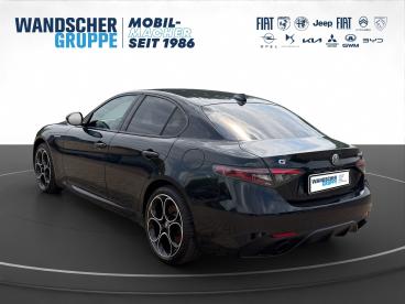 ALFA ROMEO CERTIFIED Alfa Romeo Giulia Veloce Q4 2.0 Turbo 16v Kam.+keyless+shz Gebraucht - Limousine Benzin  - Oldenburg - 1330471_4