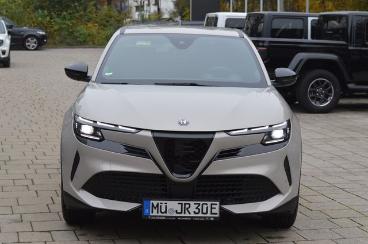 ALFA ROMEO CERTIFIED Alfa Romeo Junior Elettrica Speciale 156ps/navi/matrix-led Gebraucht - Suv Elektro  - Waldkraiburg - 1138285_3