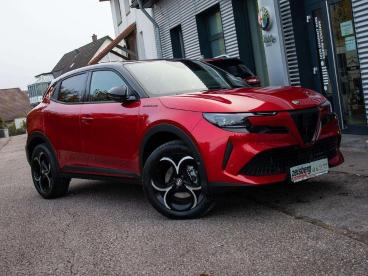 ALFA ROMEO CERTIFIED Alfa Romeo Junior Junior 1.2 Vgt Ibrida Speciale Tech+sport Gebraucht - Limousine Benzin Rot - Moenchweiler - 1189625_1