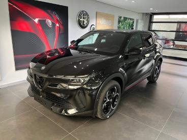 SPOTICAR Alfa Romeo Junior Ibrida Speciale 1.2l Mhev Technologypaket Gebraucht - Geländewagen Benzin Schwarz - Leipzig - 801283261_2