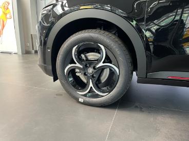 SPOTICAR Alfa Romeo Junior Ibrida Speciale 1.2l Mhev Technologypaket Gebraucht - Geländewagen Benzin Schwarz - Leipzig - 801283261_5