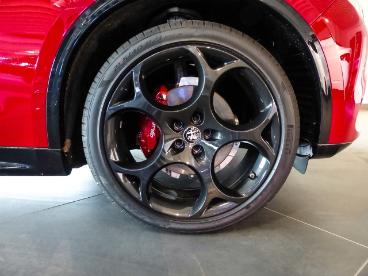 ALFA ROMEO CERTIFIED Alfa Romeo Stelvio Competizione Q4 Allrad Navi Leder Gebraucht - Suv Benzin Rot - Koeln - 1002917_3