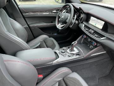 ALFA ROMEO CERTIFIED Alfa Romeo Stelvio Estrema - Assistenzpaket - Panorama - Alarmanlage Gebraucht - Suv Benzin  - Koeln - 1002925_5