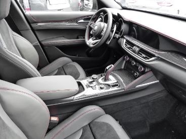 ALFA ROMEO CERTIFIED Alfa Romeo Stelvio Estrema - Assistenzpaket - Panorama - Alarmanlage Gebraucht - Suv Benzin  - Koeln - 1002934_4