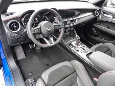 ALFA ROMEO CERTIFIED Alfa Romeo Stelvio Estrema - Assistenzpaket - Panorama - Alarmanlage Gebraucht - Suv Benzin  - Koeln - 1002934_5