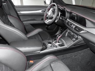 ALFA ROMEO CERTIFIED Alfa Romeo Stelvio Competizione Q4 Allrad Navi Leder Gebraucht - Suv Benzin  - Koeln - 1039046_4