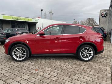ALFA ROMEO CERTIFIED Alfa Romeo Stelvio Super Q4 Navi, Ahk, Kamera, Memory-sitze Gebraucht - Suv Benzin Rot - Würzburg - 1085152_2