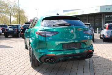SPOTICAR Alfa Romeo Stelvio Quadrifoglio My24 Akrapovi?, Np:115.040 Gebraucht - Suv Benzin Hellgrün - Würzburg - 801167995_4