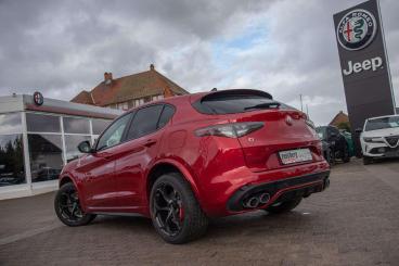 ALFA ROMEO CERTIFIED Alfa Romeo Stelvio Quadrifoglio 2.9l Q4 Vom Ar Vertragshand Gebraucht - Suv Benzin Rot - Moenchweiler - 1195078_3