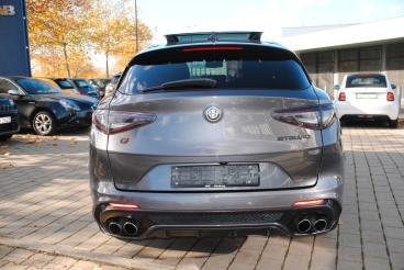ALFA ROMEO CERTIFIED Alfa Romeo Stelvio 2.9 V6 Quadrifoglio Q4 Pano-dach Gebraucht - Suv Benzin Grau - Würzburg - 1202537_3