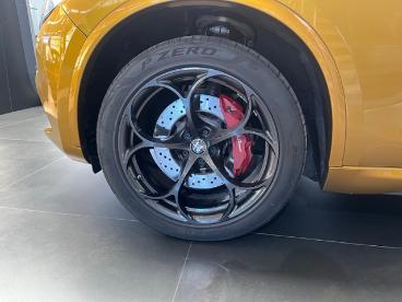 ALFA ROMEO CERTIFIED Alfa Romeo Stelvio Quadrifoglio Qv 2.9l V6 Ocra Lipari Gebraucht - Suv Benzin Gold - Leipzig - 1273966_5