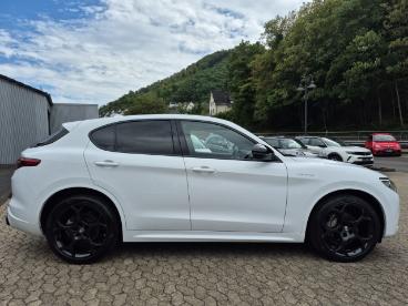 ALFA ROMEO CERTIFIED Alfa Romeo Stelvio Veloce Q4 21´´lm-turismo Navi Komfortpaket Gebraucht - Suv Benzin Weiß - Zell/mosel - 1328625_4