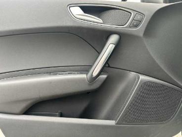 SPOTICAR Audi A1 Sportback 1.0 Tfsi Ultra Sport Gebraucht - Kleinwagen Benzin Weiß - Regensburg - 1201335150_5