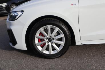 SPOTICAR Audi A1 40 Sportback 2.0 Tfsi S Line Navi/led/pdc/lm Gebraucht - Kleinwagen Benzin Weiß - Wangen Im Allgäu - 1201337439_3