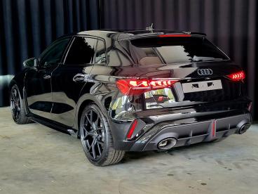 SPOTICAR Audi Rs3 Quattro 2.5 Tfsi *panorama*sonos*rsaga*360°* Gebraucht - Limousine Benzin Schwarz - Kelheim - 1201345032_3
