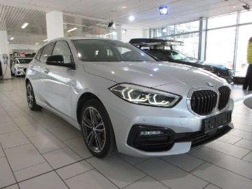 SPOTICAR Bmw 1er 118 I Sportline Led/navi/shz/pdc/ahk/standhz/17 Gebraucht - Limousine Benzin Silber - Schöningen - 1201144840_2