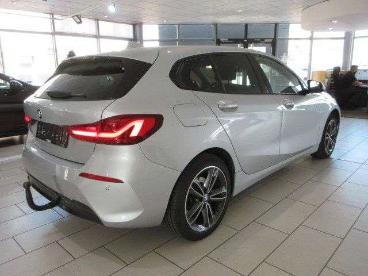 SPOTICAR Bmw 1er 118 I Sportline Led/navi/shz/pdc/ahk/standhz/17 Gebraucht - Limousine Benzin Silber - Schöningen - 1201144840_5