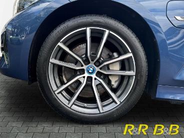 SPOTICAR Bmw 3er 330 E Xdrive Luxury Line Touring Leder+pano+kamera Gebraucht - Coupé-cabrio Plug-in Hybrid Blau - Paderborn - 1201299048_5