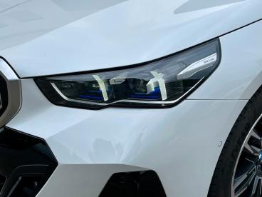 SPOTICAR Bmw 5er 520 D Touring M Sport *h&k*360°kam*ahk*head Up* Gebraucht - Kombi Diesel Weiß - Kelheim - 1201136671_4