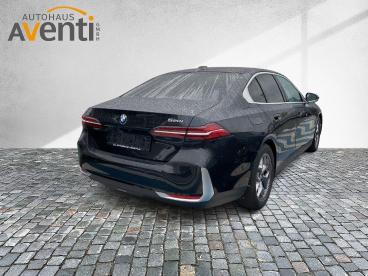 SPOTICAR Bmw 5er 520 I *kamera*sitzbeluftung*4xshz*klima 4 Zonen* Gebraucht - Kombi Benzin Schwarz - Bamberg - 1201212742_3